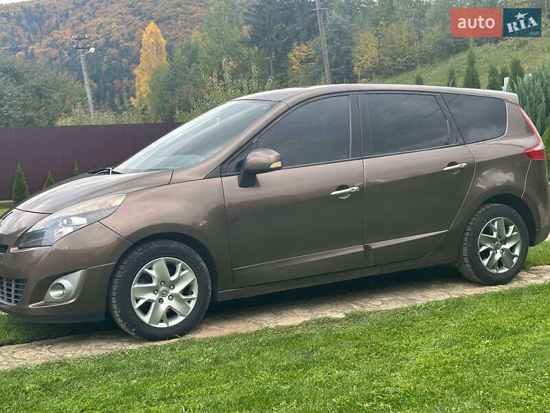 Минивэн Renault Scenic 2011 в Ивано-Франковске