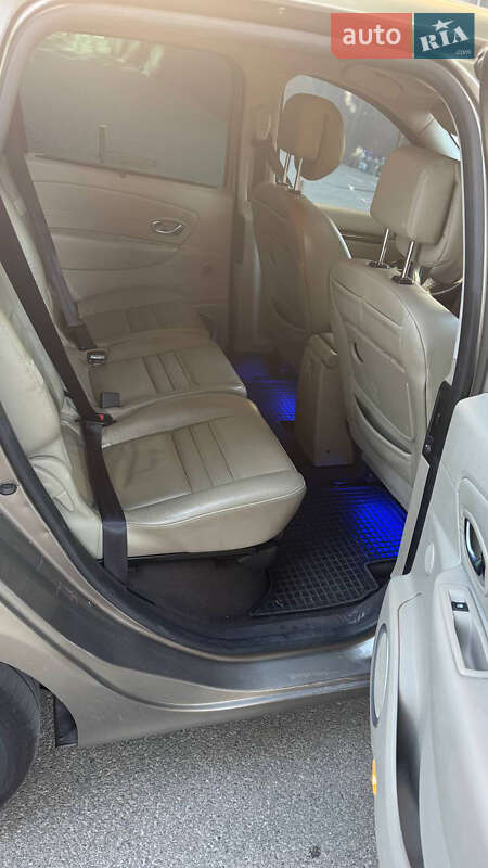 Минивэн Renault Scenic 2010 в Киеве