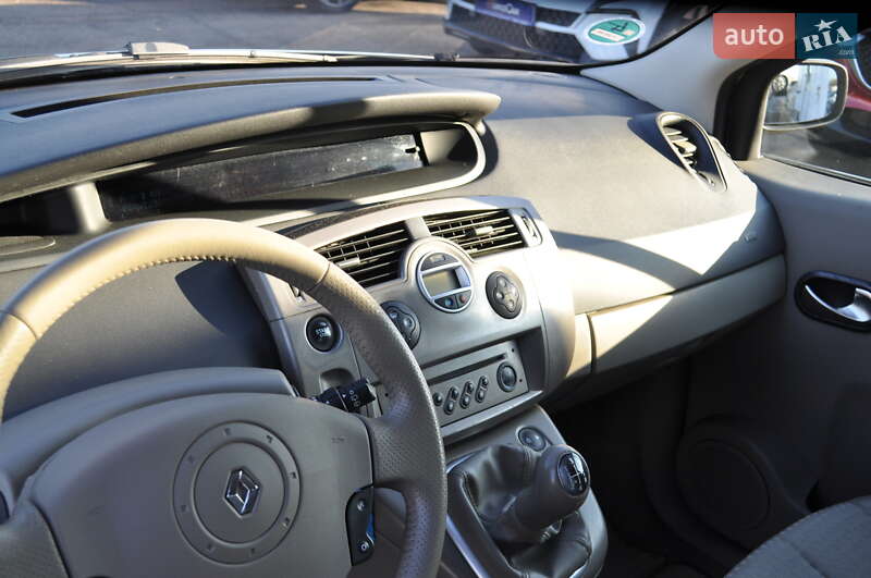 Минивэн Renault Scenic 2004 в Киеве фото 37 Минивэн Renault Scenic 2004 в Киеве