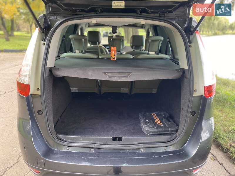 Минивэн Renault Scenic 2011 в Ровно