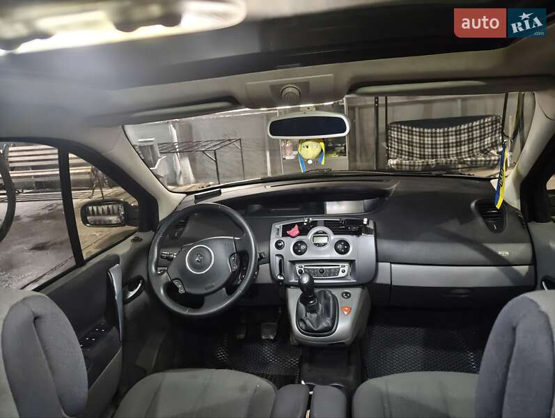 Минивэн Renault Scenic 2008 в Ромнах