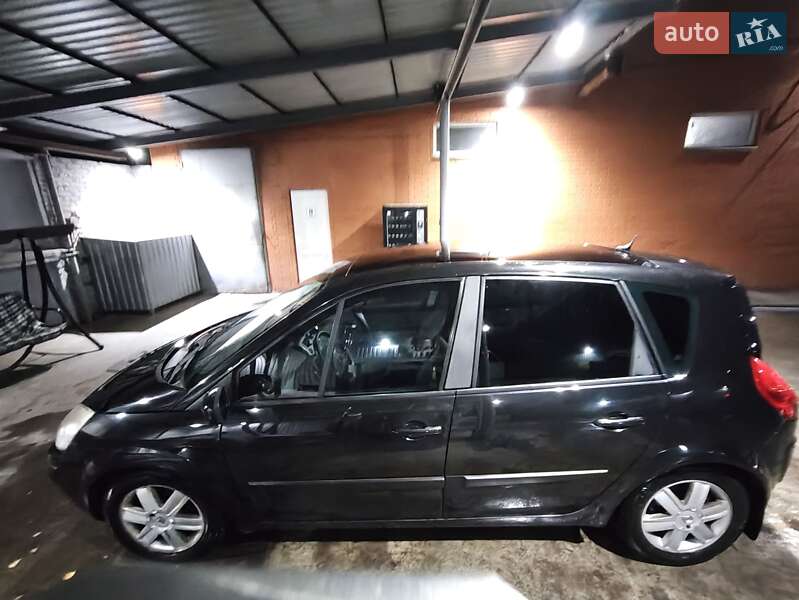 Минивэн Renault Scenic 2008 в Ромнах