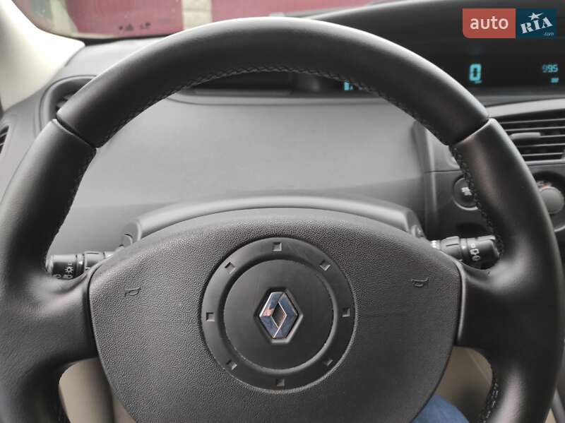 Минивэн Renault Scenic 2005 в Сарнах