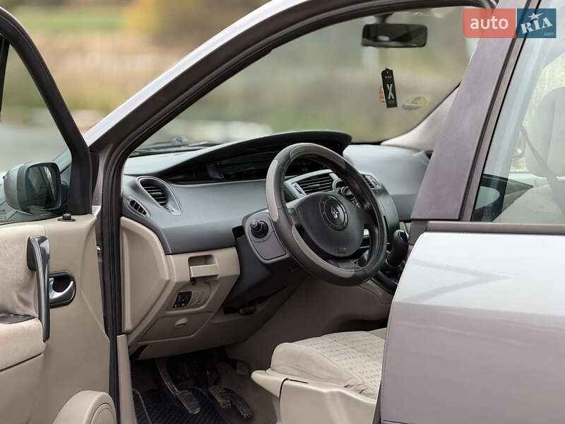 Минивэн Renault Scenic 2004 в Мене фото 6 Минивэн Renault Scenic 2004 в Мене