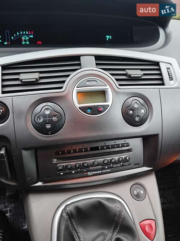 Минивэн Renault Scenic 2006 в Ахтырке