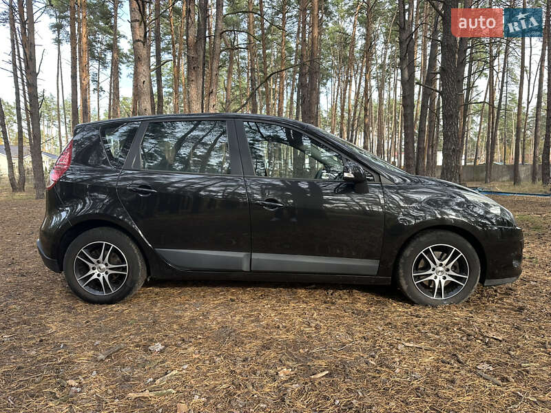 Минивэн Renault Scenic 2010 в Киеве