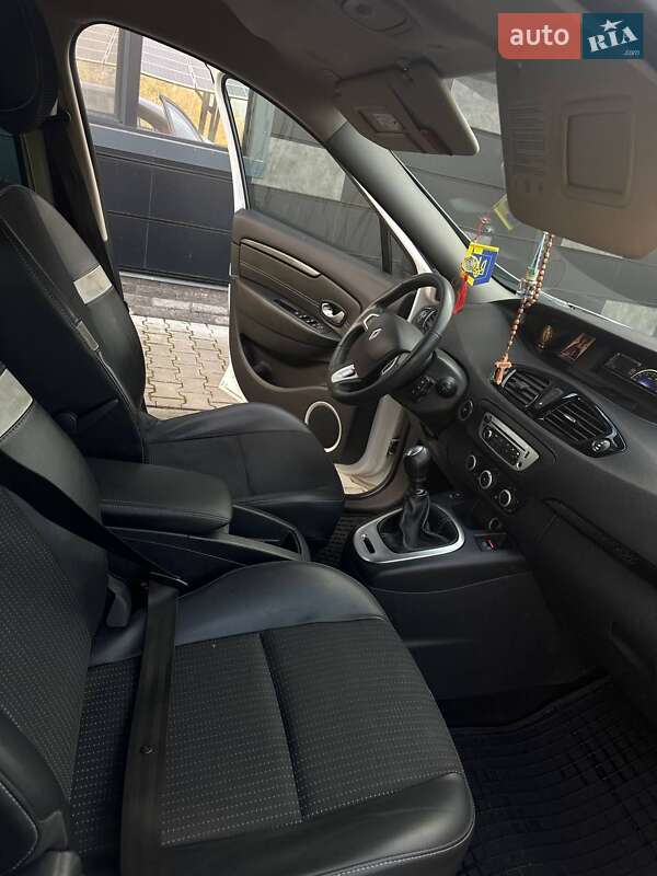Минивэн Renault Scenic 2012 в Великих Мостах фото 34 Минивэн Renault Scenic 2012 в Великих Мостах