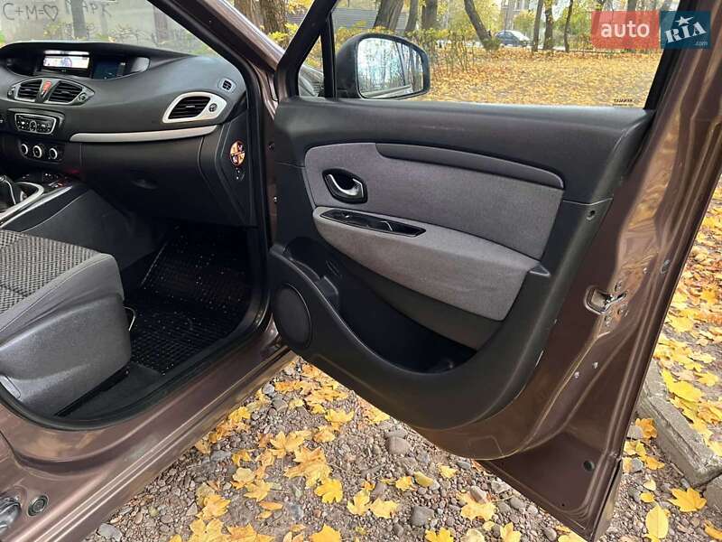 Минивэн Renault Scenic 2011 в Черновцах фото 24 Минивэн Renault Scenic 2011 в Черновцах