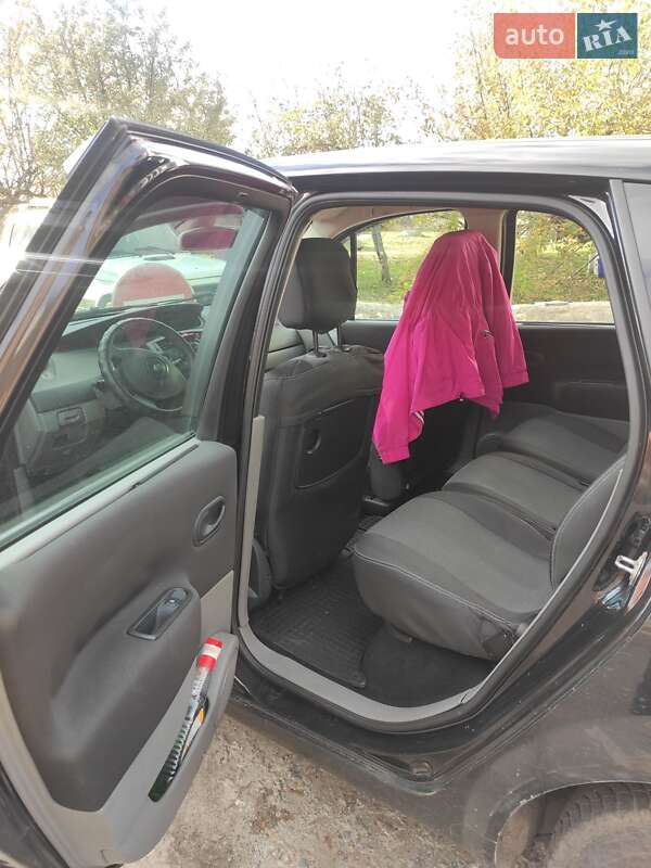 Мінівен Renault Scenic 2004 в Лозовій