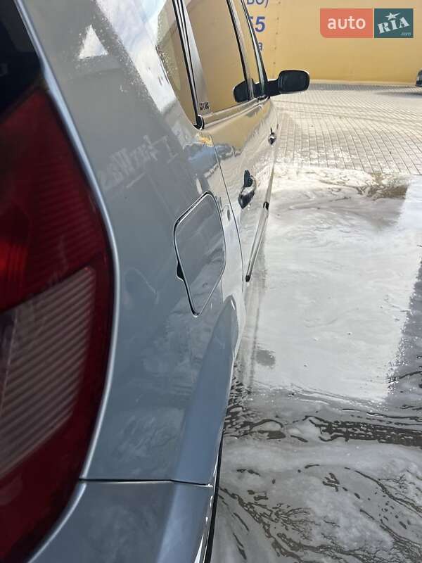 Мінівен Renault Scenic 2004 в Новояворівську