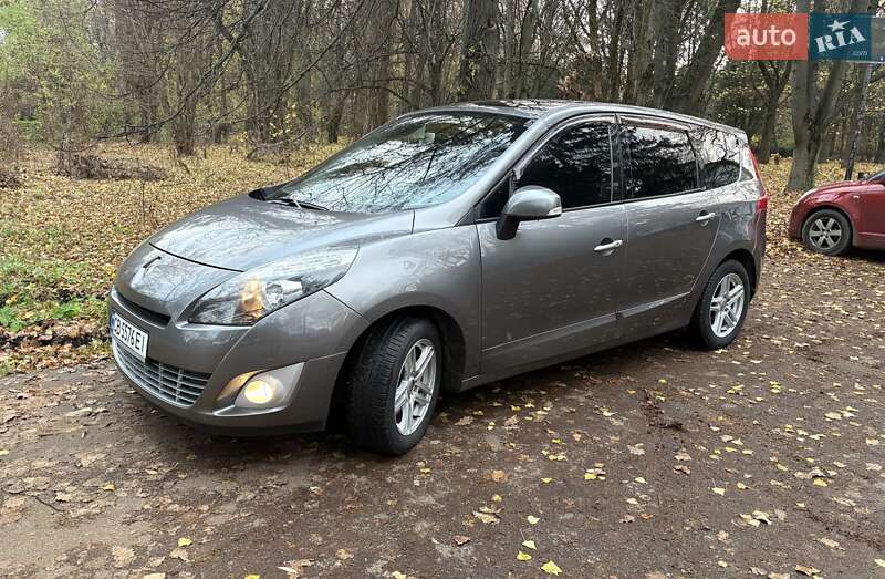 Мінівен Renault Scenic 2012 в Ніжині