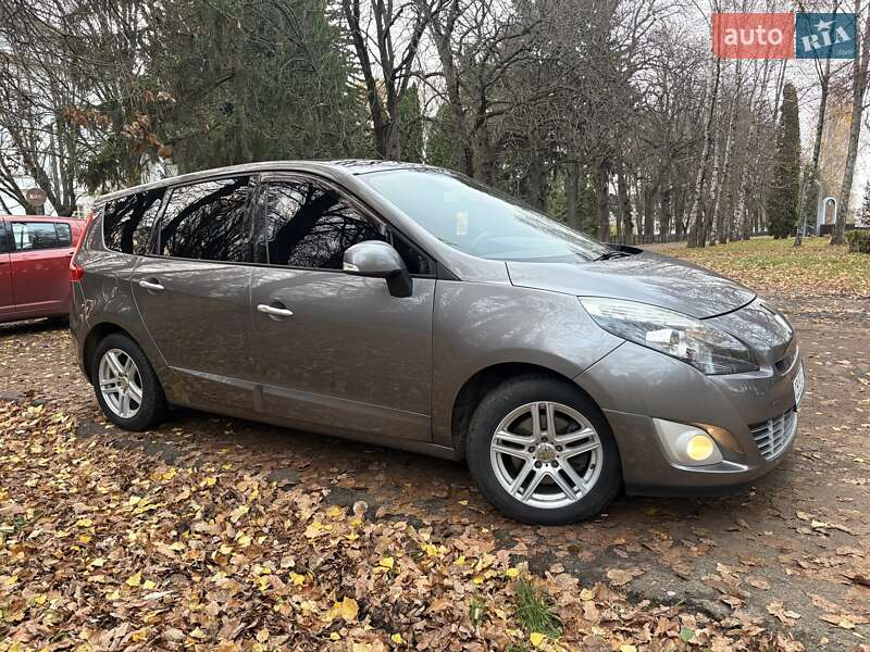 Мінівен Renault Scenic 2012 в Ніжині