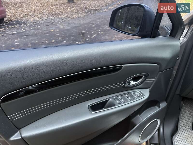 Мінівен Renault Scenic 2012 в Ніжині