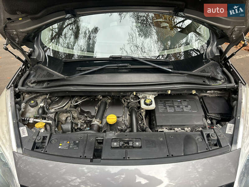 Мінівен Renault Scenic 2015 в Львові