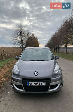 Мінівен Renault Scenic 2010 в Рівному