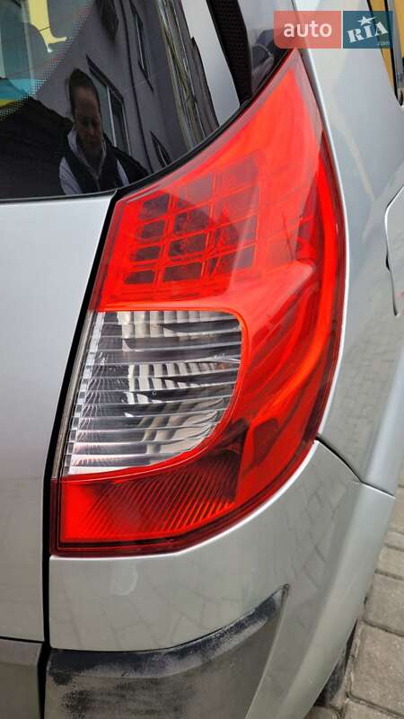 Минивэн Renault Scenic 2007 в Якушинцах