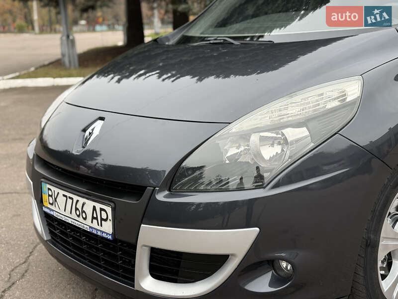 Минивэн Renault Scenic 2011 в Ровно