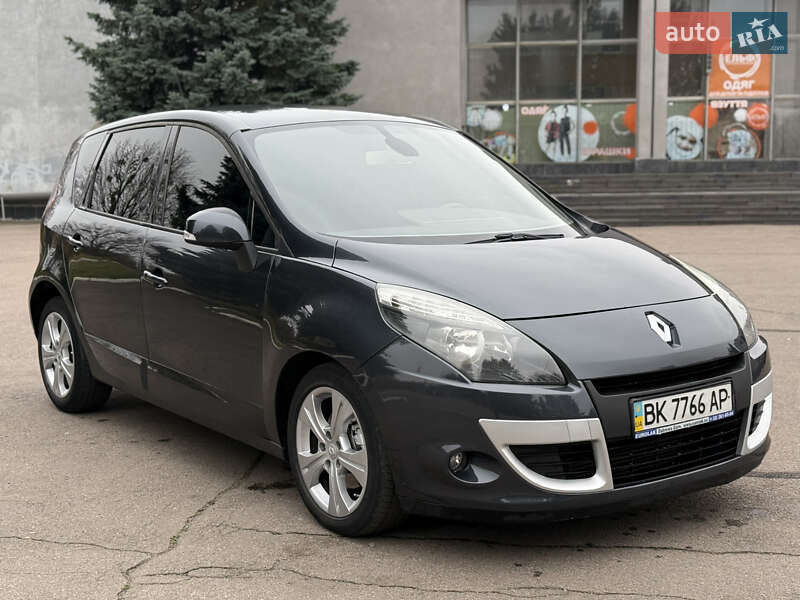 Минивэн Renault Scenic 2011 в Ровно