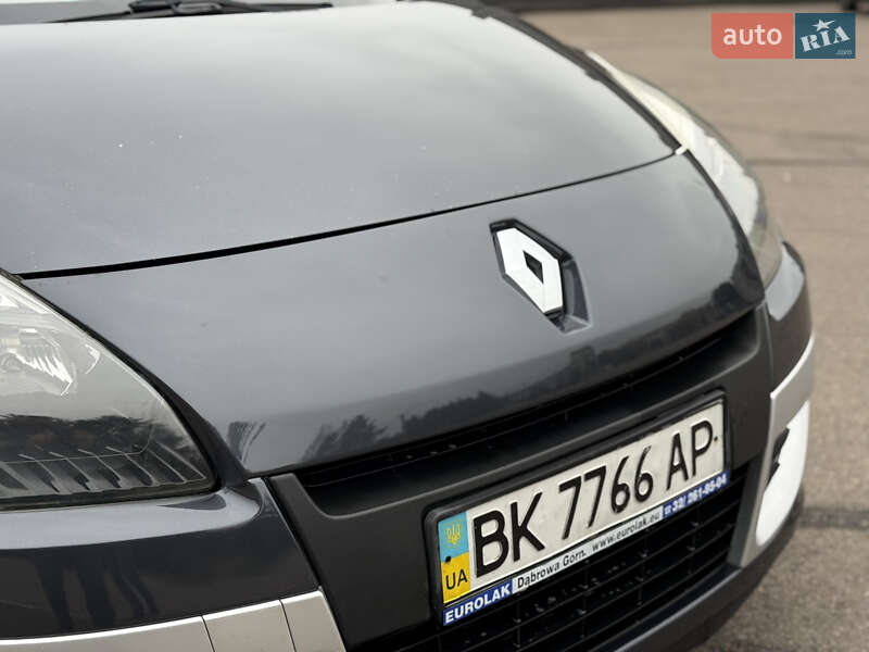 Минивэн Renault Scenic 2011 в Ровно