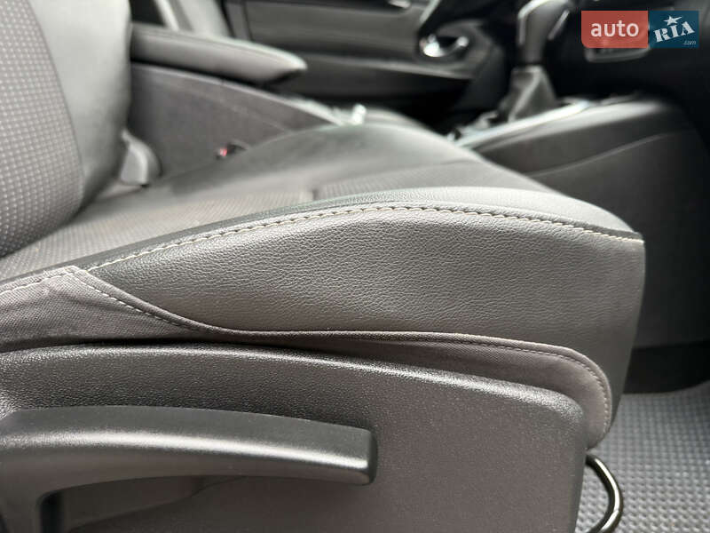 Минивэн Renault Scenic 2011 в Ровно