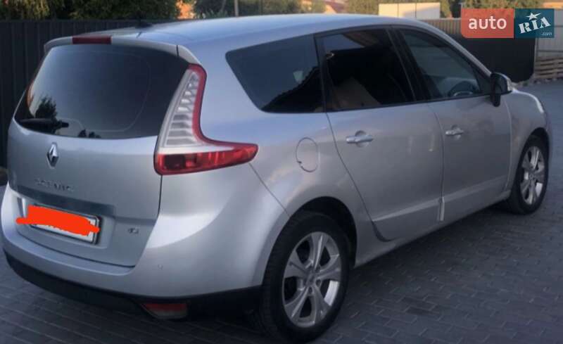 Мінівен Renault Scenic 2010 в Рівному фото 3 Мінівен Renault Scenic 2010 в Рівному