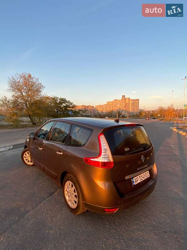 Мінівен Renault Scenic 2010 в Запоріжжі