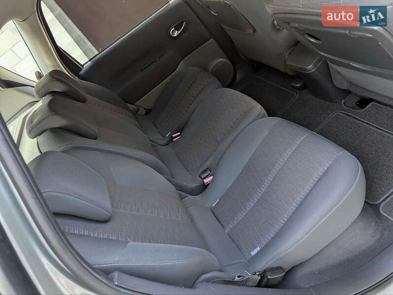 Мінівен Renault Scenic 2006 в Дубні