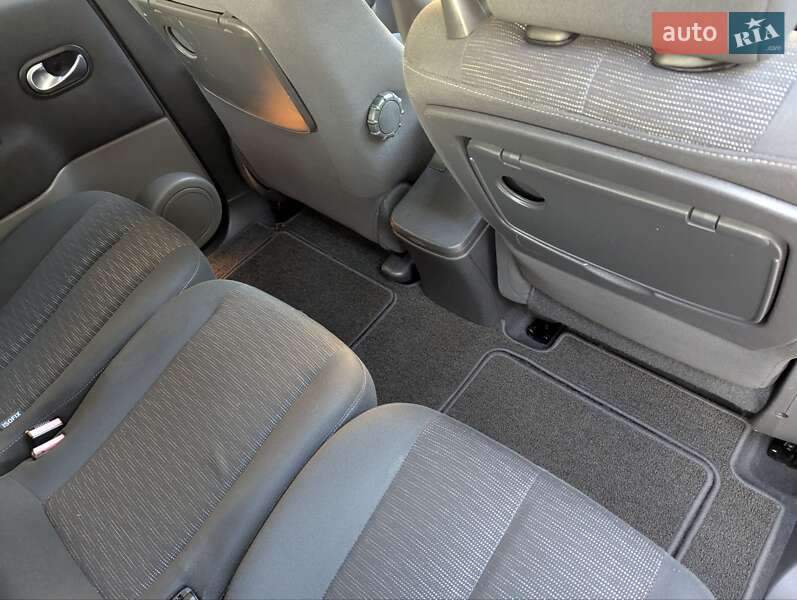 Мінівен Renault Scenic 2006 в Дубні