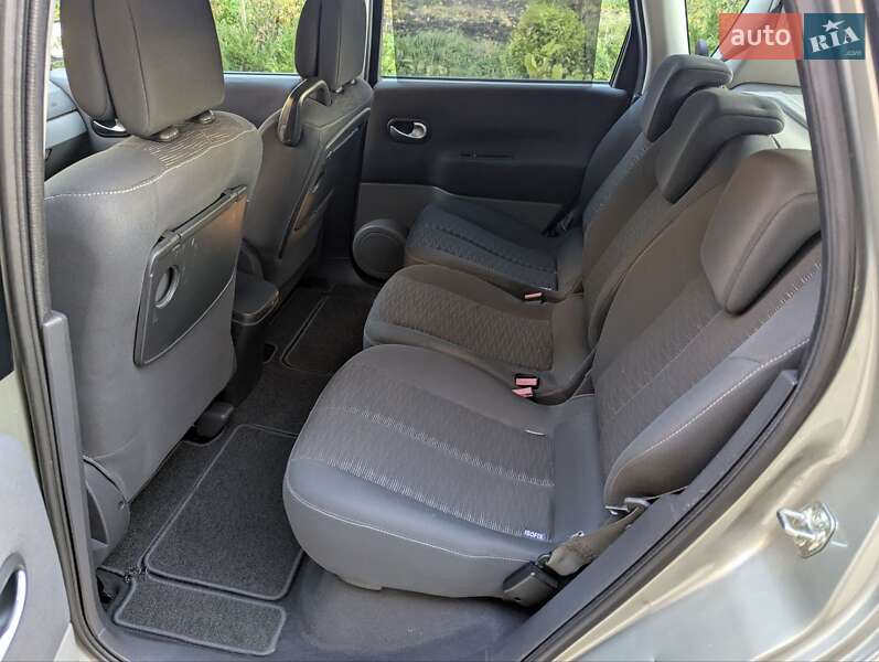 Мінівен Renault Scenic 2006 в Дубні