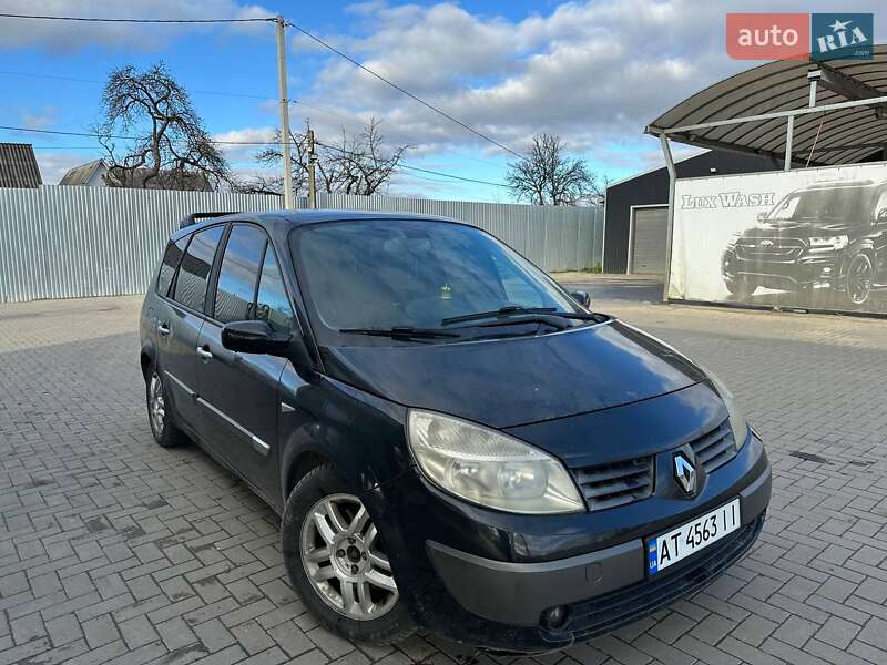 Минивэн Renault Scenic 2005 в Красной