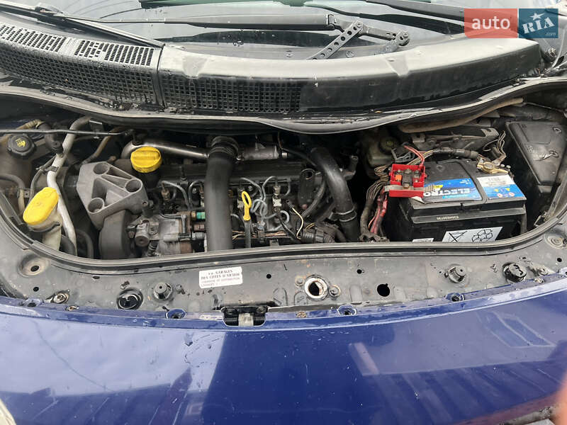 Минивэн Renault Scenic 2004 в Новгород-Северском