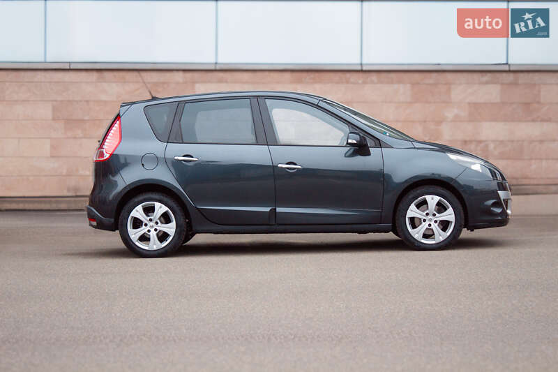 Минивэн Renault Scenic 2009 в Киеве