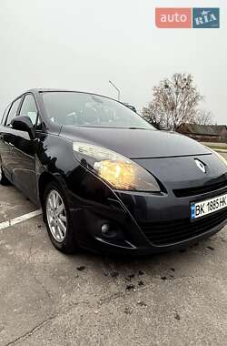 Минивэн Renault Scenic 2010 в Сарнах