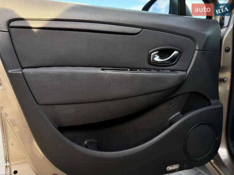 Мінівен Renault Scenic 2010 в Луцьку