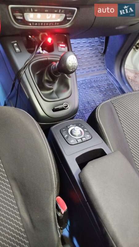 Минивэн Renault Scenic 2010 в Оратове фото 11 Минивэн Renault Scenic 2010 в Оратове