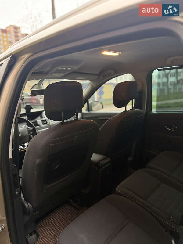 Минивэн Renault Scenic 2014 в Киеве