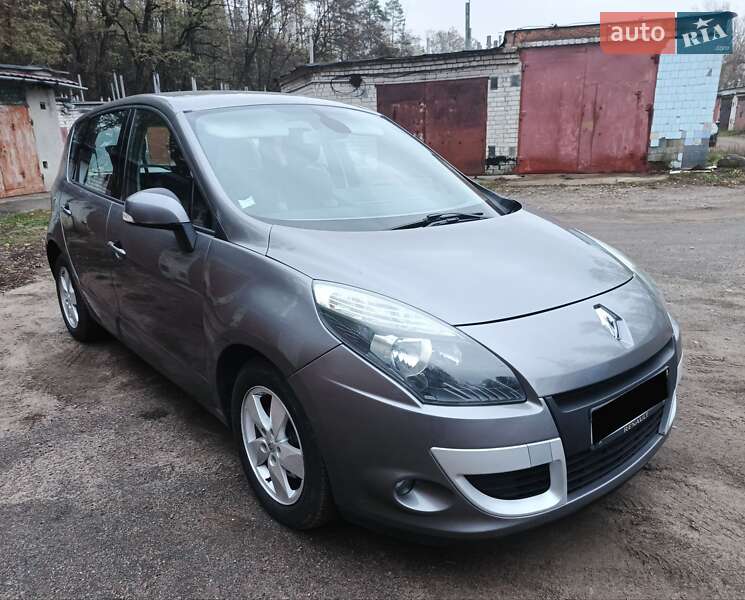 Минивэн Renault Scenic 2011 в Чернигове