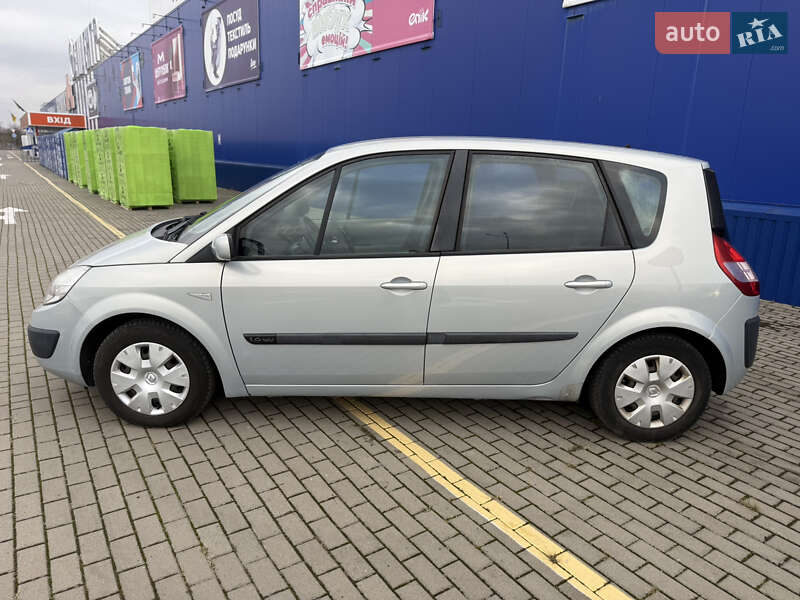 Мінівен Renault Scenic 2004 в Нововолинську