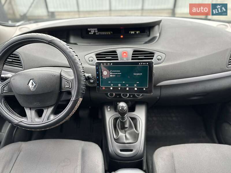 Мінівен Renault Scenic 2011 в Чорнобаї
