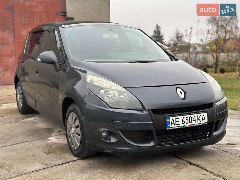 Мінівен Renault Scenic 2011 в Чорнобаї