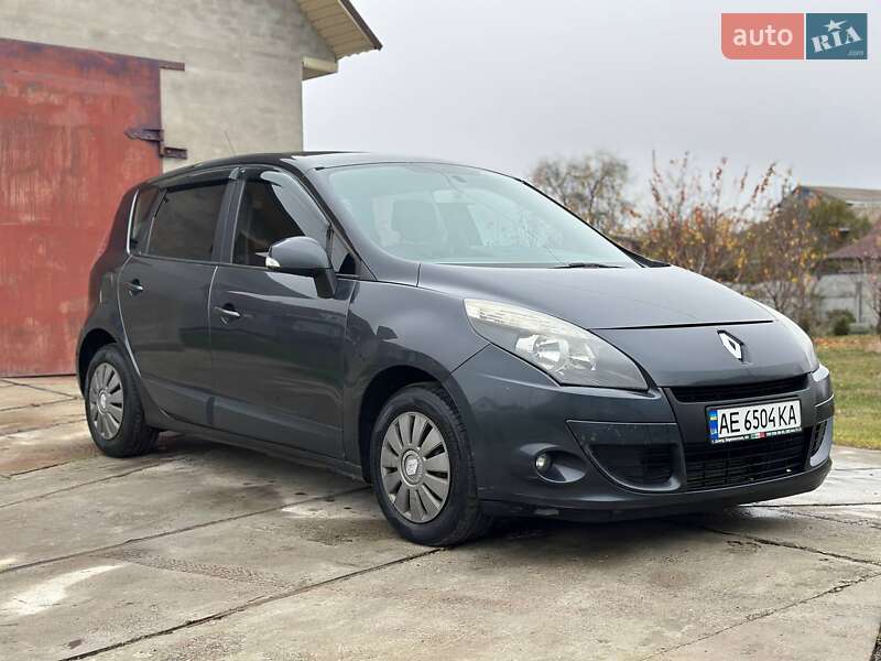 Мінівен Renault Scenic 2011 в Чорнобаї