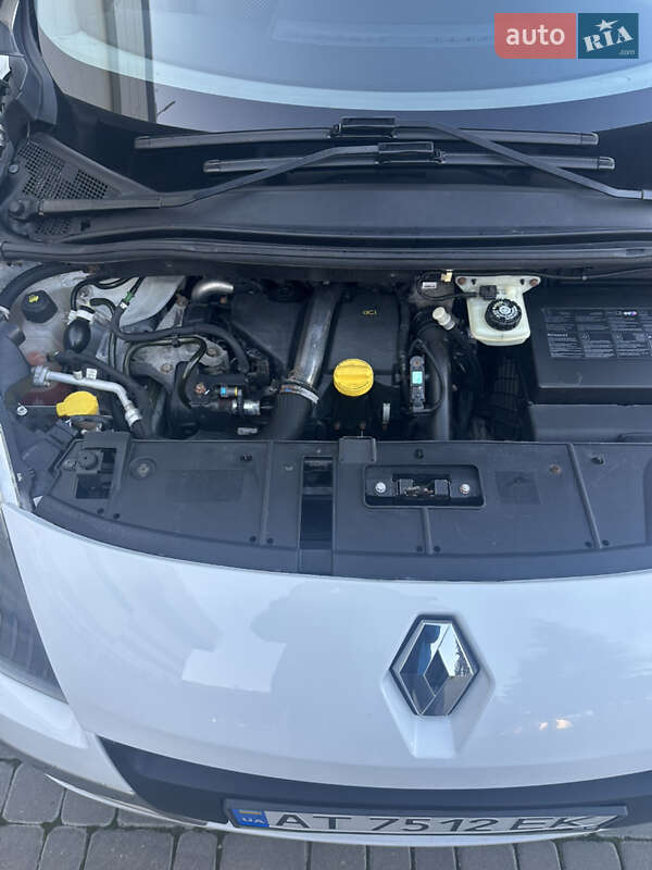 Минивэн Renault Scenic 2011 в Ивано-Франковске фото 18 Минивэн Renault Scenic 2011 в Ивано-Франковске