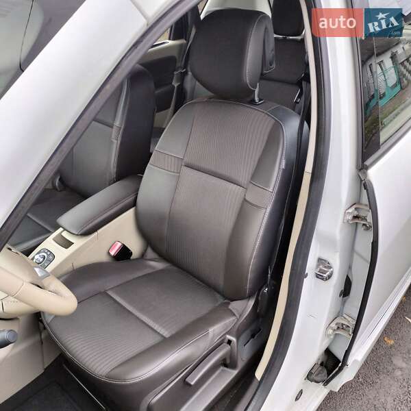 Мінівен Renault Scenic 2011 в Рівному