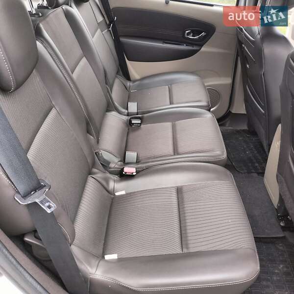Мінівен Renault Scenic 2011 в Рівному