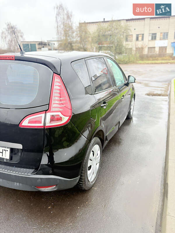 Мінівен Renault Scenic 2011 в Шостці