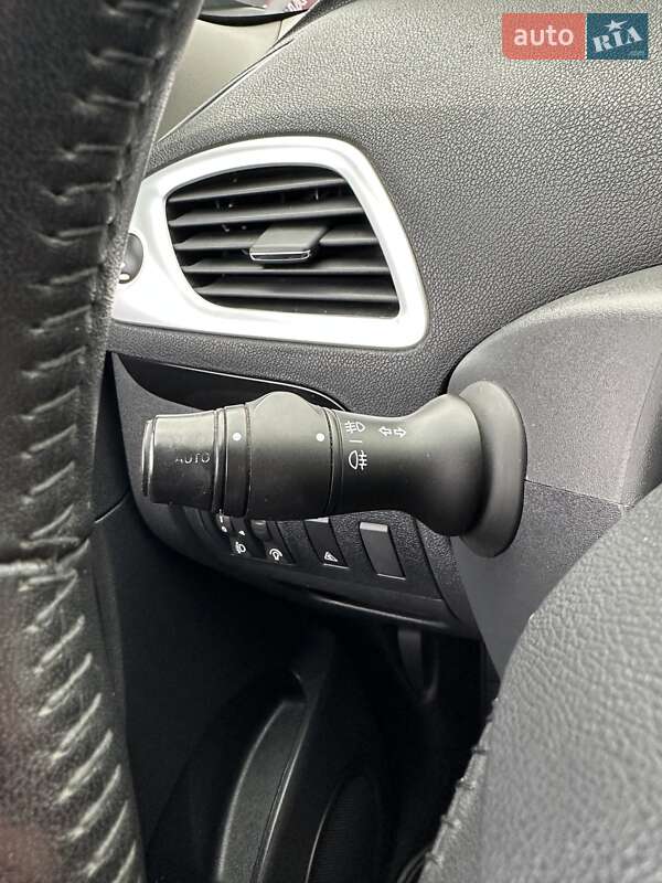 Минивэн Renault Scenic 2013 в Сумах