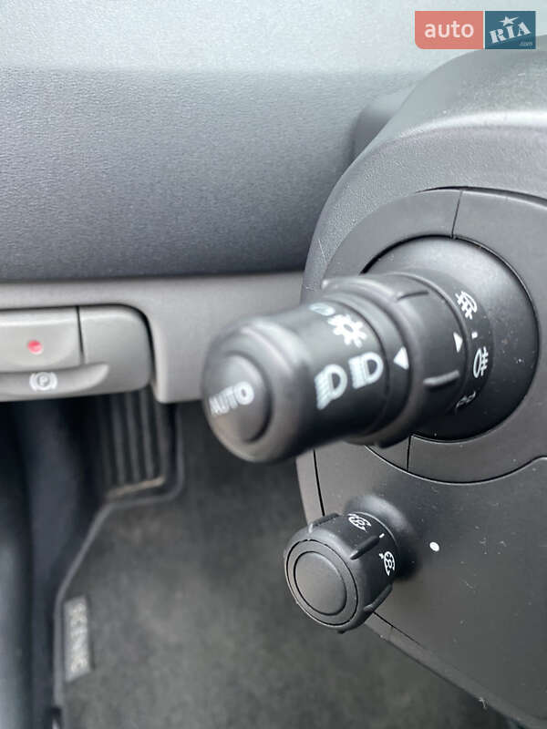 Минивэн Renault Scenic 2006 в Белогородке