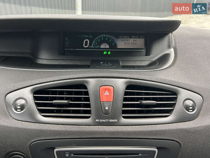 Мінівен Renault Scenic 2012 в Полтаві