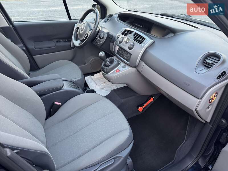Минивэн Renault Scenic 2008 в Дубно