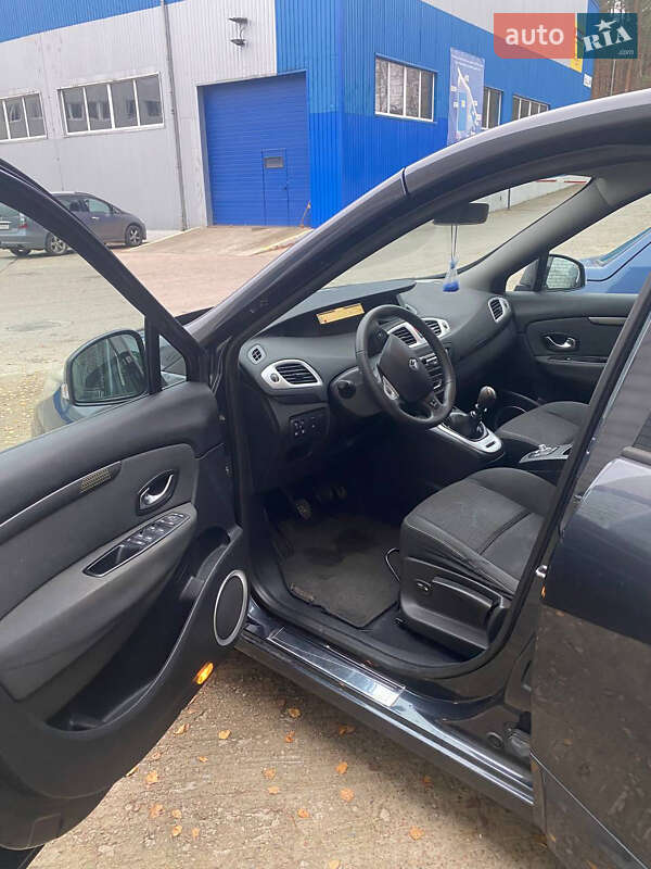 Мінівен Renault Scenic 2010 в Гостомелі